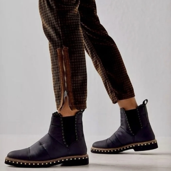 Free People Atlas Puffer Chelsea Boot - Picture 1 of 9